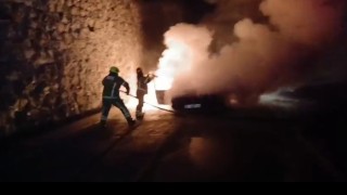 Mudanya yolunda korkutan araç yangını