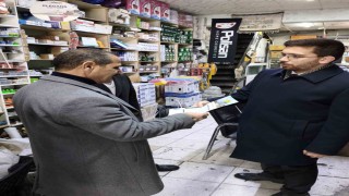 Müftü Geylani esnafla bir araya gelerek imsakiye hediye etti