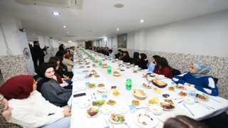 Muğla Valisi Dr. Akbıyık, Köyceğizde düzenlenen iftarda gençlerle sohbet etti