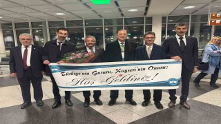 Münihte Türk heyetine AKİBten coşkulu karşılama: Hulusi Akara büyük ilgi