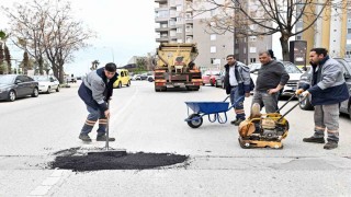 Muratpaşada yollar onarılıyor