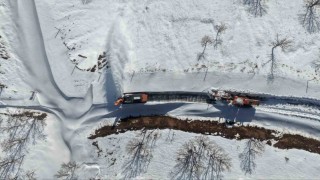 Muş ile Bitlis arasındaki kara yolu kar ve tipi nedeniyle ulaşıma kapatıldı