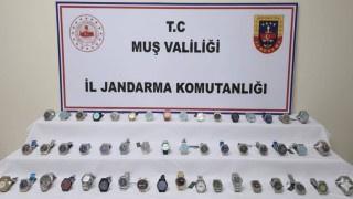 Muşta 3 milyon TL değerinde gümrük kaçağı saat ele geçirildi
