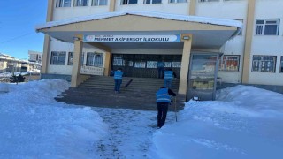 Muşta denetimli serbestlik yükümlülerinden okullara destek