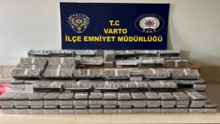 Muşta kaçak sigara operasyonu: Bin 766 paket ve 35 bin makaron ele geçirildi