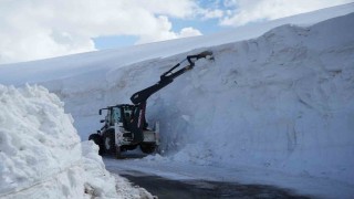Muşta kar kalınlığı 6 metreyi aştı