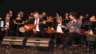 ‘Odunpazarı Halk Eğitimi Merkezi Türk Halk Müziği Korosu 52. Yıl Sanat Gecesi Konseri yoğun ilgi gördü
