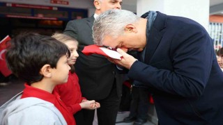 Öğrencilerin bayrak sevgisi dikkat çekti