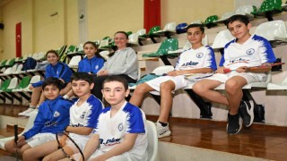 Osmangazide badminton heyecanı zirveye taştı