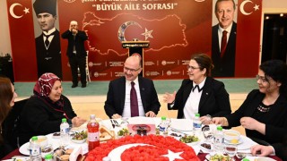 Osmaniye Valisi Serdengeçti, İlk İftarı Şehit Aileleriyle Yaptı