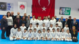 Osmaniye’de Karateciler Yeni Kuşaklarını Aldı