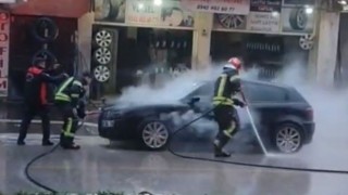 Osmaniye’de Park Halindeki Araç Yandı