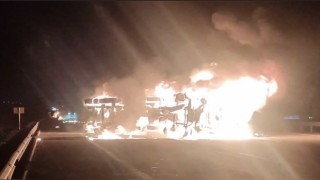 Osmaniyede seyir halindeki tır alev alev yandı