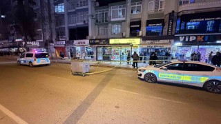 Otobüs beklerken husumetlisi tarafından tabancayla vuruldu
