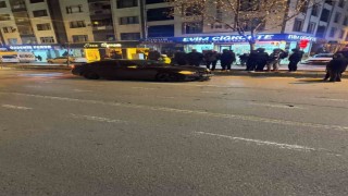 Otomobil, yayalara çarptı: 2 ağır yaralı