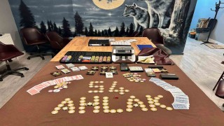 Özel davetiyeli poker masasına emniyet operasyonu: 18 kişiye toplam 208 bin lira ceza