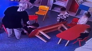 Özel okulda skandal görüntü kameraya yansıdı: Çocuğun parmakları bu hale geldi