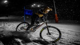 Palandökenden Alplere: Türk sporcular Snowbike Dünya Şampiyonasında
