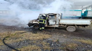 Payasta kamyonet alevlere teslim oldu