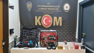 Polis kaçak parfüm ve elektronik malzeme ele geçirdi