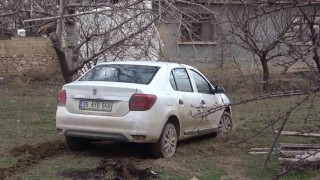Polisin dur ihtarına uymayan şüpheliler aracı bırakıp kaçtı