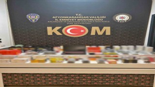 Polisten kaçak telefonu parçaları ile aksesuarları ele geçirdi