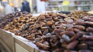 Ramazan ayının vazgeçilmezi hurma, tezgahlarda yerini aldı