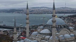 Ramazan-ı Şerifin müjdecisi mahyalar İstanbulu süslemeye başladı