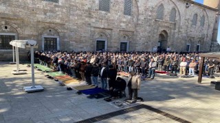 Ramazanın ilk Cuması Ulucami doldu taştı