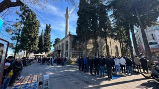 Ramazanın ilk cumasında camiler doldu taştı