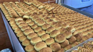 Ramazanın ilk gününde Mersinin vazgeçilmez tatlısı kerebiçe yoğun ilgi