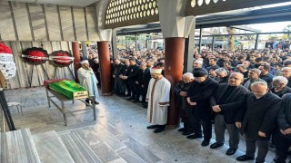Rizede 10. kattan düşerek hayatını kaybeden akademisyen son yolculuğuna uğurlandı