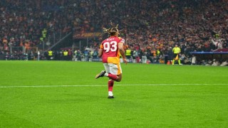 Sacha Boey ilk golünü attı