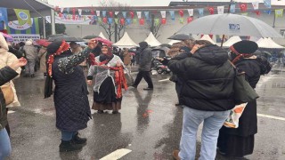 Sağanak yağışa aldırış etmeyen Ümraniyeliler Hamsi Festivalinde buluştu