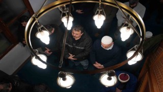 Sakaryada Berat Kandilinde vatandaşlar camileri doldurdu