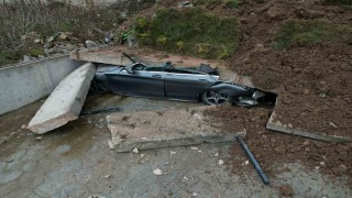 Sakaryada istinat duvarı çöktü, 3 bina boşaltıldı