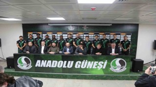 Sakaryasporda transferin son gününde 13 imza birden atıldı