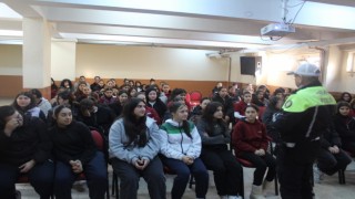 Salihlide lise öğrencilerine hayat kurtaran trafik eğitimi