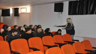Salihlide öğrencilere siber suç ve IBAN dolandırıcılığı uyarısı