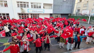 Samsunda 253 bin öğrenci Bayrak Sevgisi temasıyla ders başı yaptı