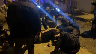 Samsunda sokak ortasında silahla vurulan genç yaralandı