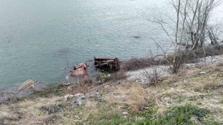 Samsunda taktör Kızılırmak Nehrine uçtu: 1 ölü, 1 yaralı