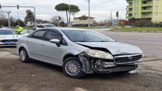 Samsunda trafik kazası: 2 araçta maddi hasar oluştu