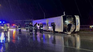 Samsunda yolcu otobüsü devrildi: 6 yaralı