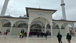 Sandıklı Merkez Cami ibadete açıldı