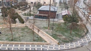 Şanlıurfada dolu yağışı sürücülere zor anlar yaşattı