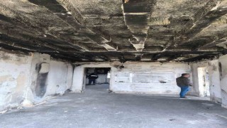 Şarj esnasında patlayan telefon, evi küle çevirdi