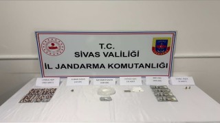 Şarkışlada uyuşturucu operasyonu: 3 tutuklama