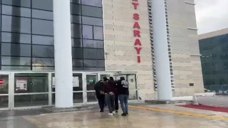Sazan sarmalı ile 3 milyon liralık vurgun yapan 2 şüpheli yakalandı