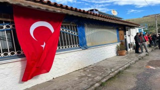 Şehit pilotun İzmirdeki evinde yas